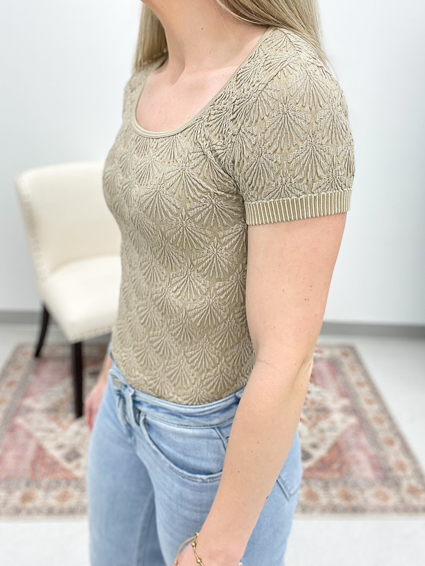 Textured Seamless Jacquard Scoop Neck Tee Taupe