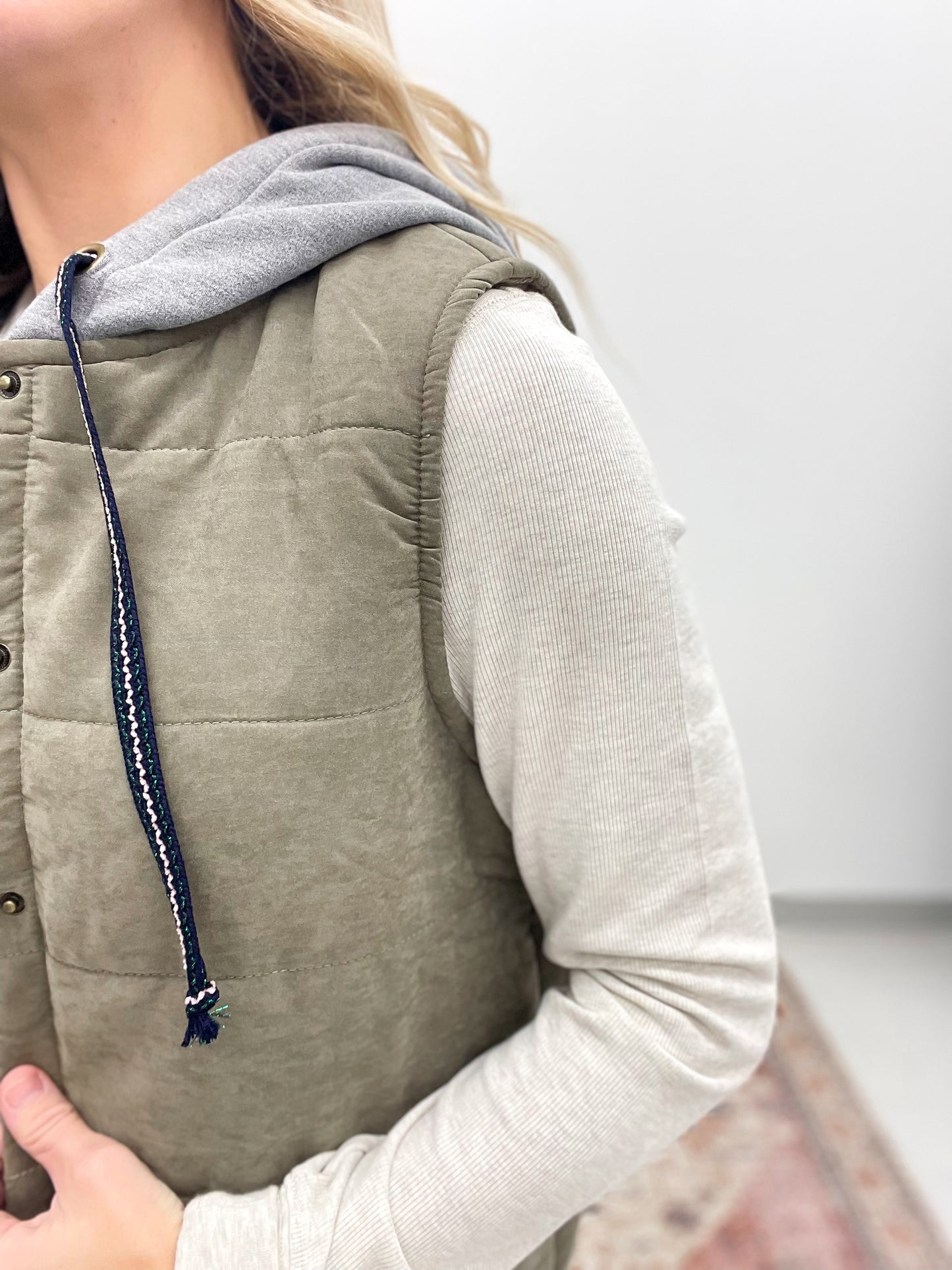 Miles Ahead Hooded Puffer Vest Olive
