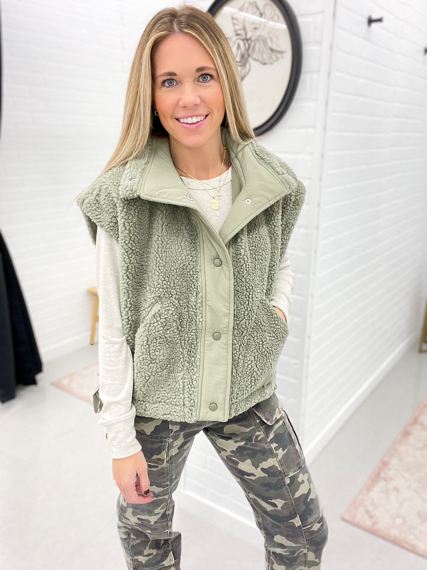 Gone Too Fast Sherpa Vest Tie-Up Side Detail Soft Olive