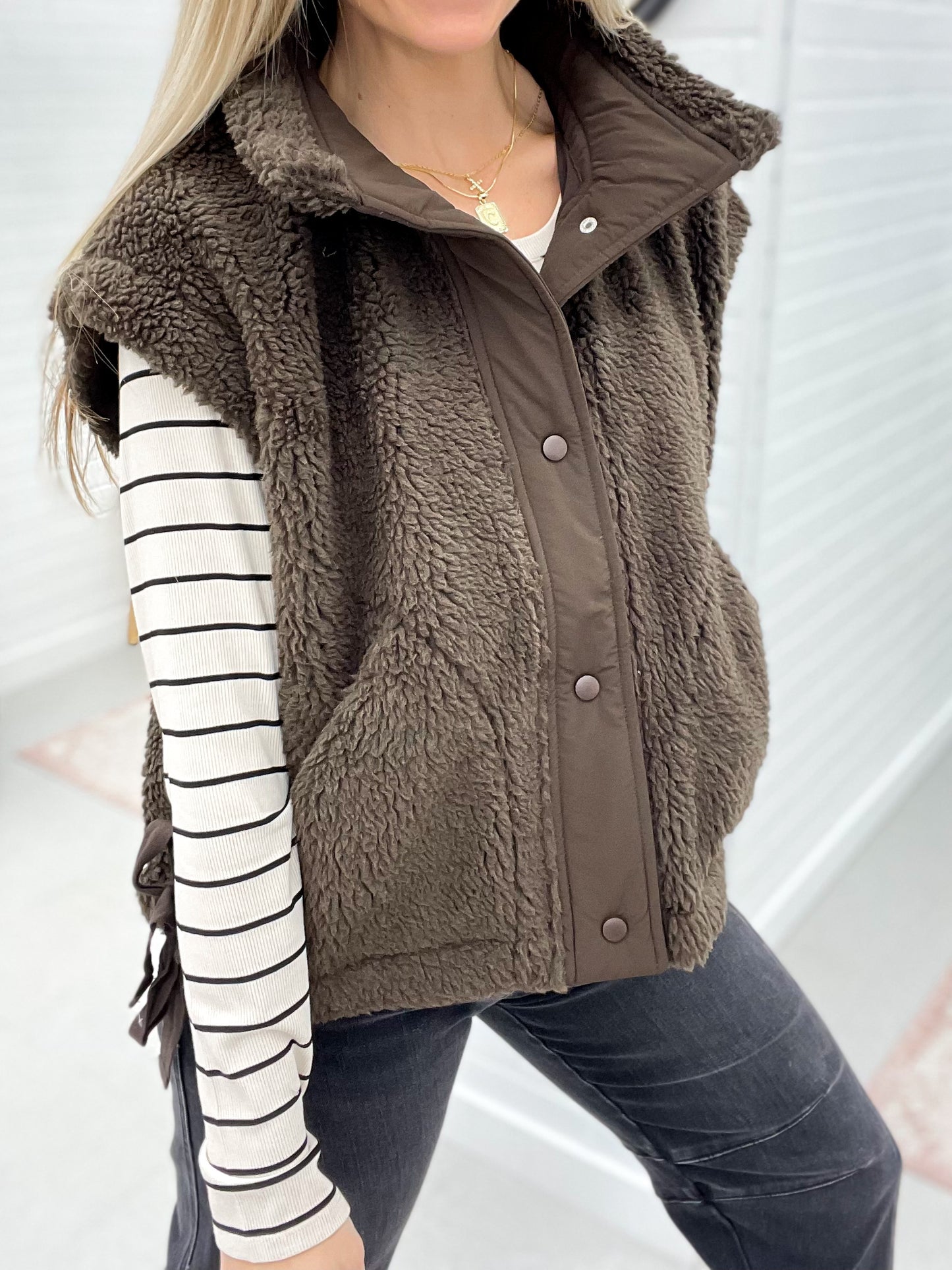 Gone Too Fast Sherpa Vest Tie-Up Side Detail Chocolate