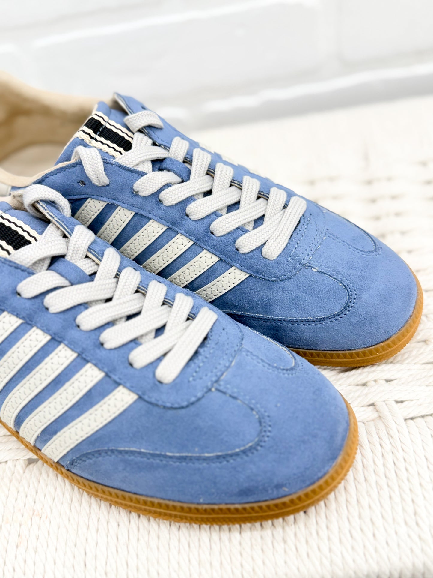 The Stevie Sneakers Blue Suede