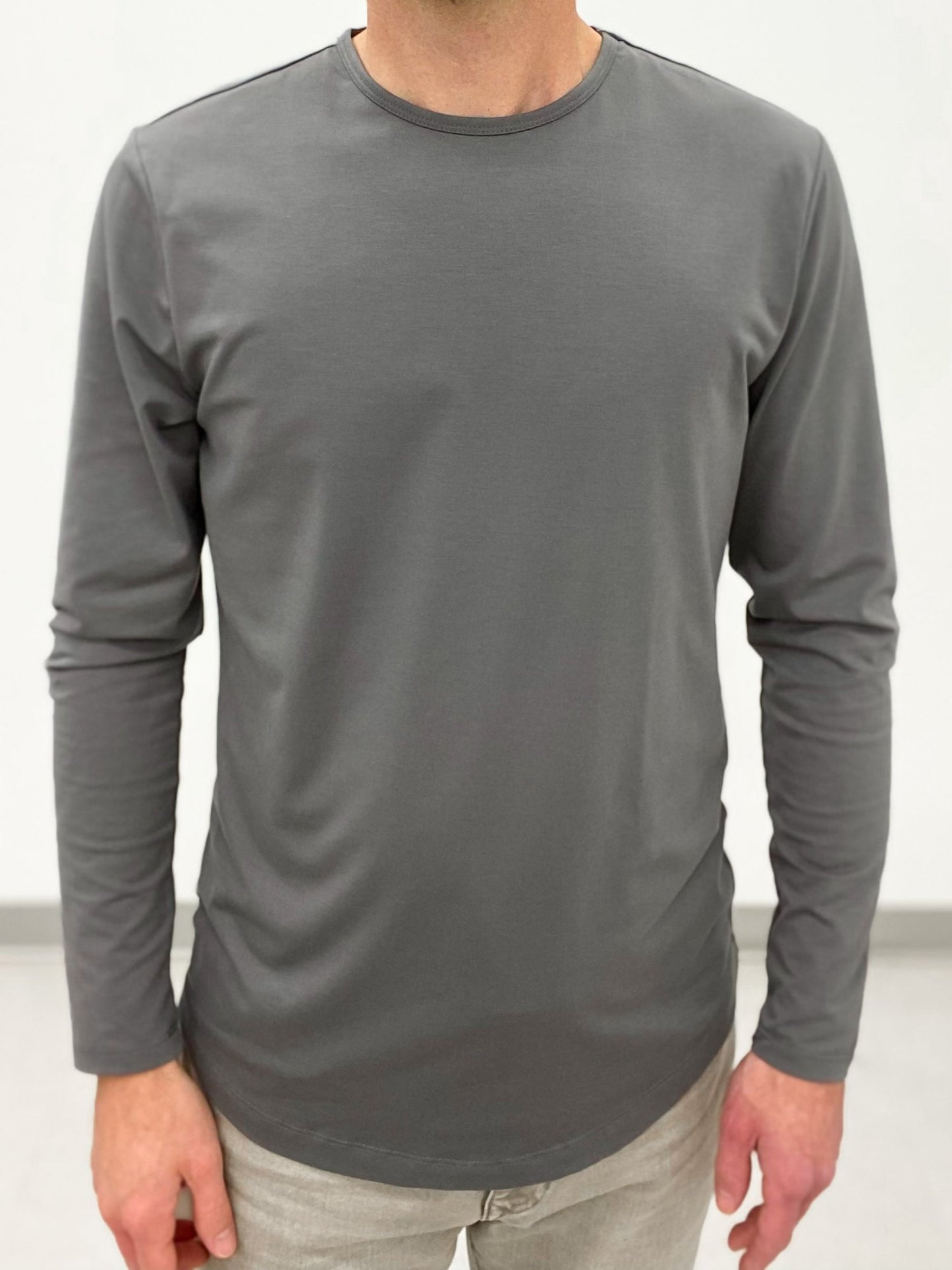 Cuts AO Long Sleeve Curve-Hem Tee | Wolf Signature-fit PYCA Pro®