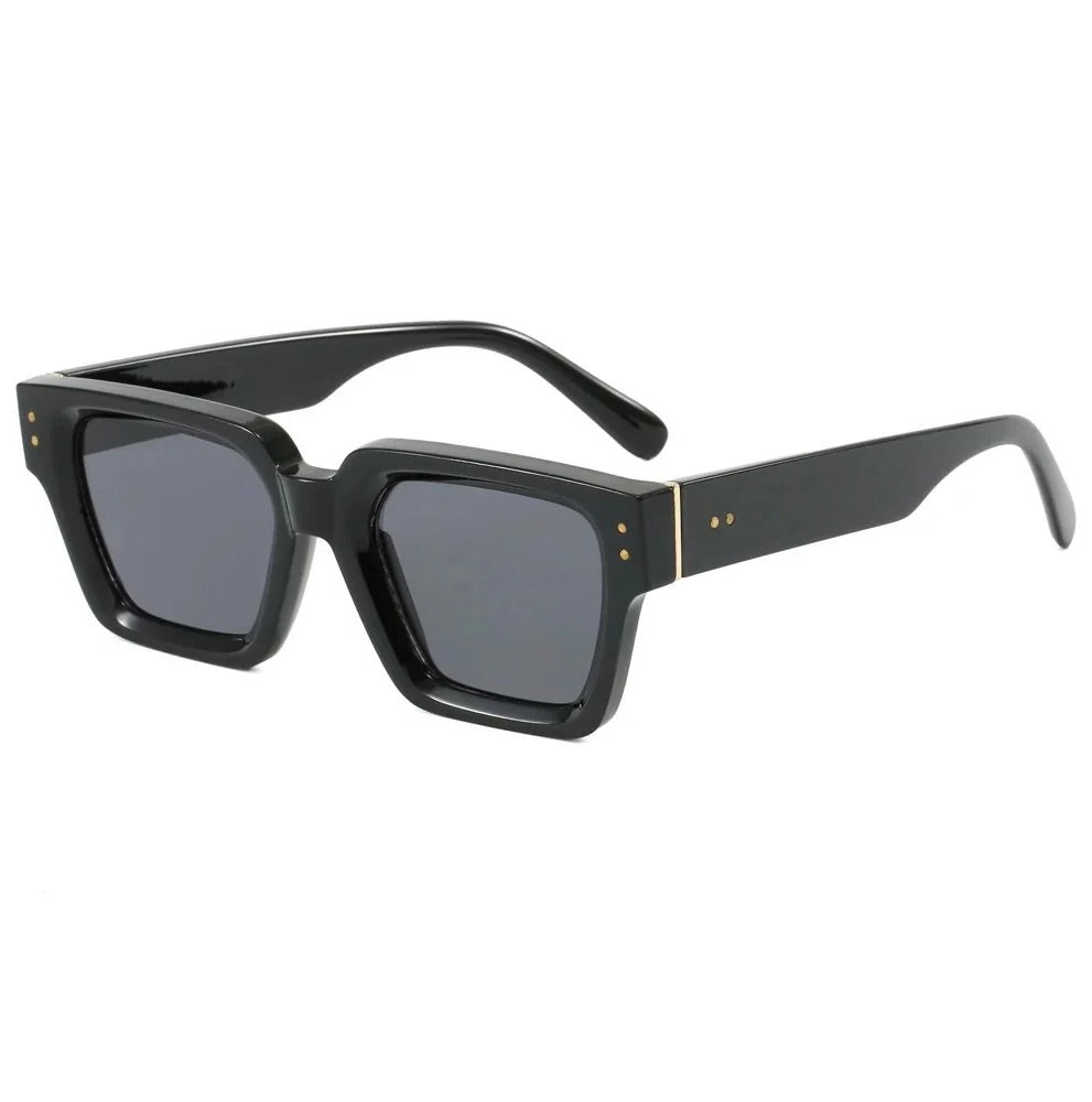 The Courtney Square Sunglasses Black/Black Lens