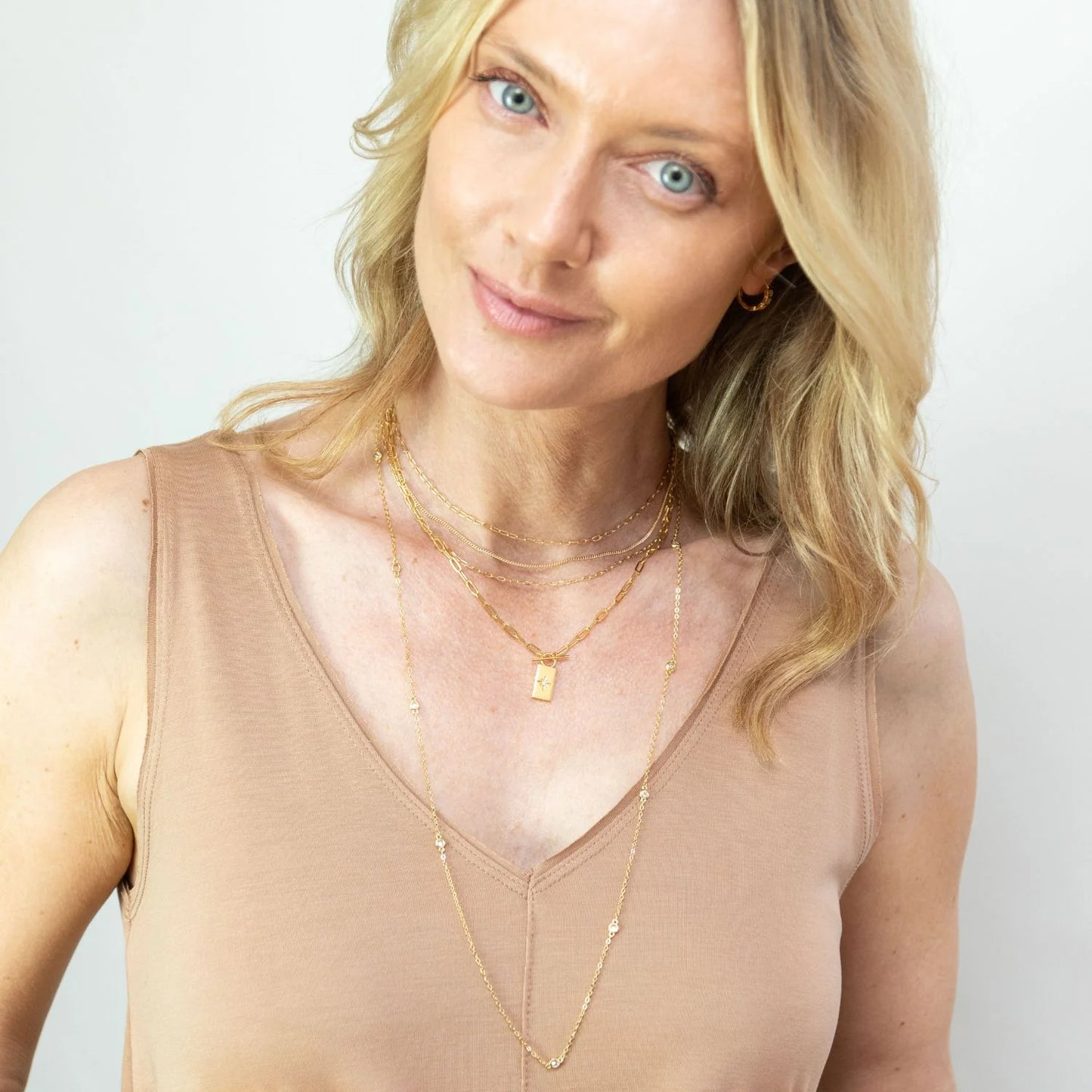 Dainty Accented Long Necklace Gold