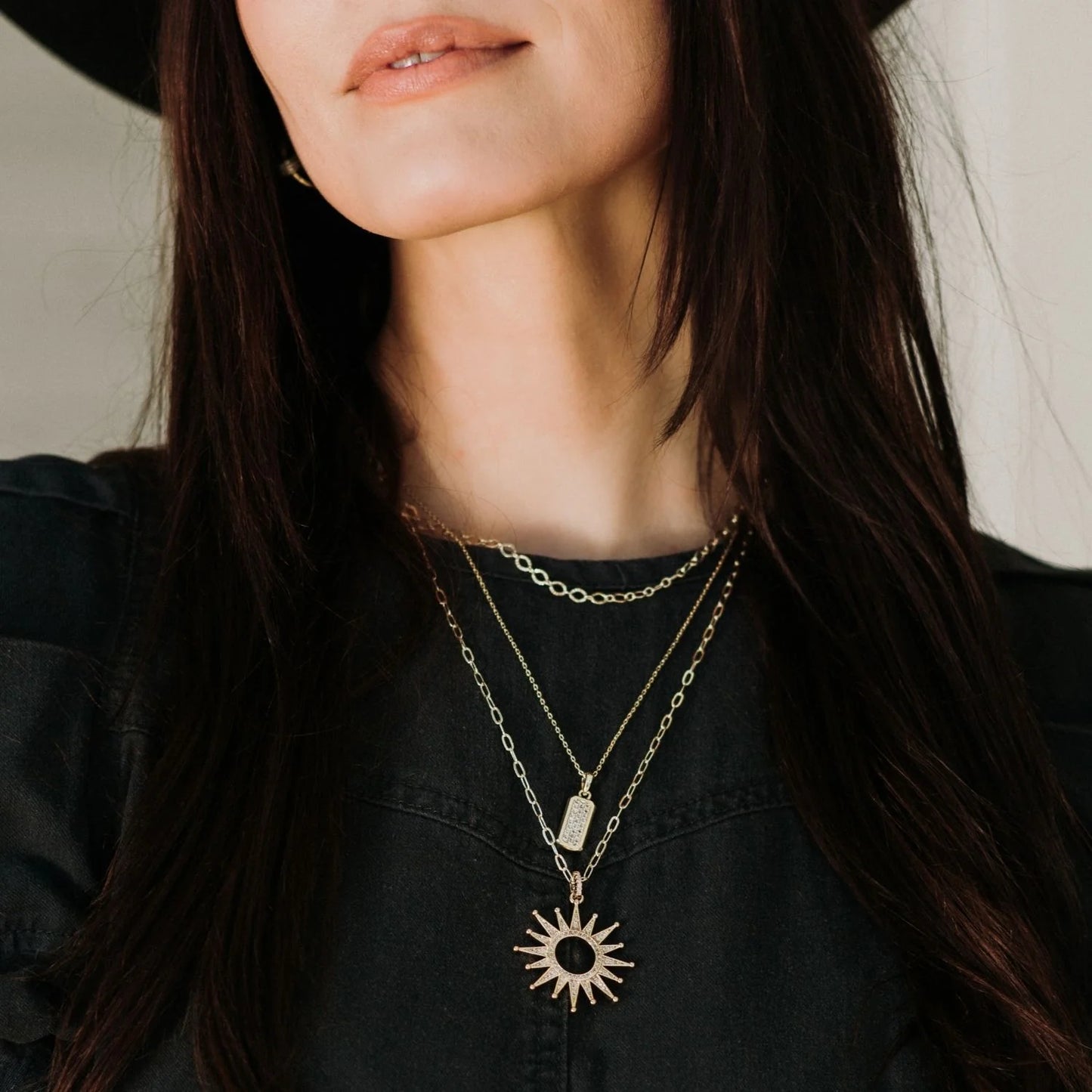 Double Layer Textured Chain Pendant Necklace Gold