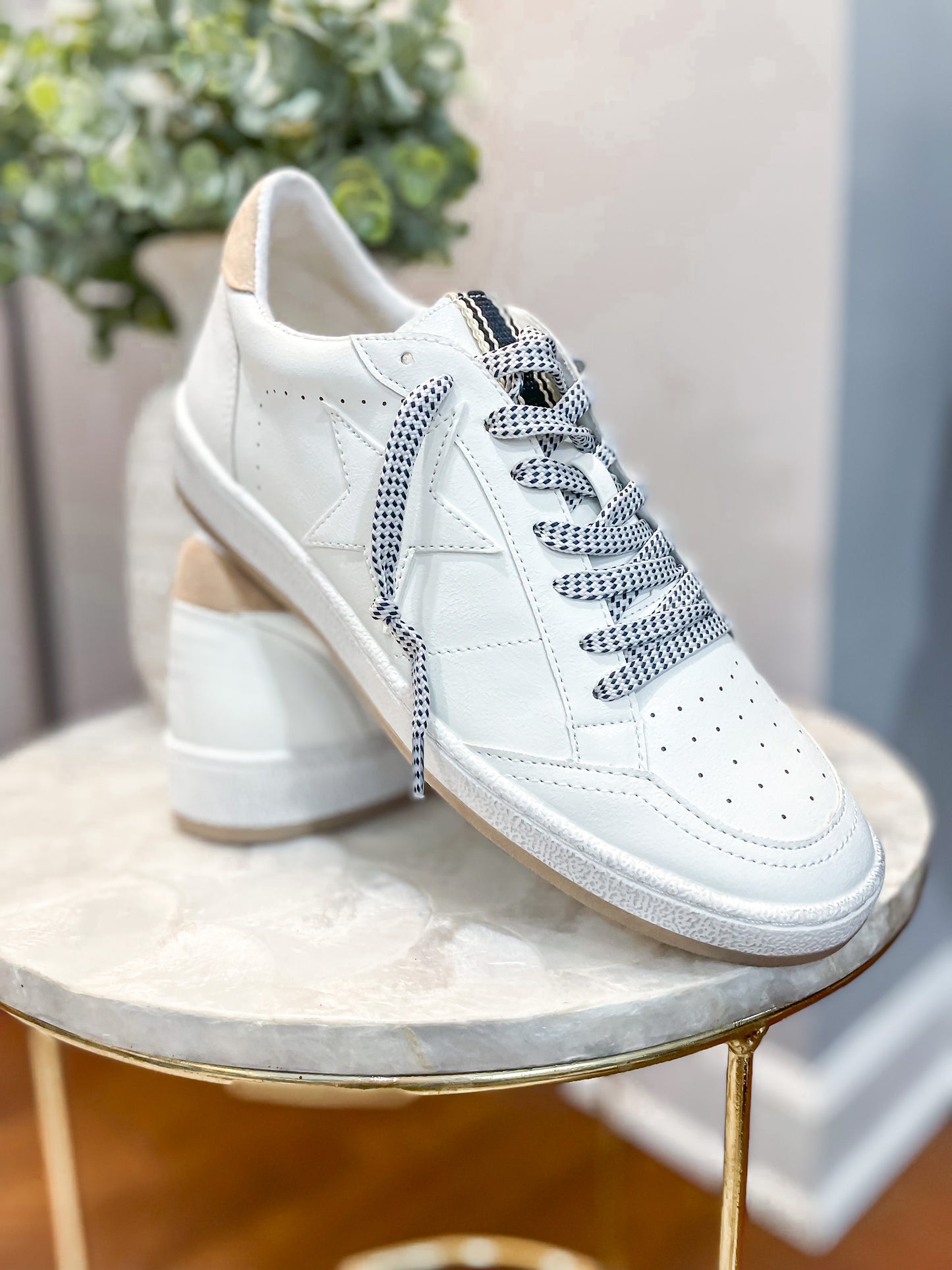 Street Style Paz Sneakers White Sand Suede