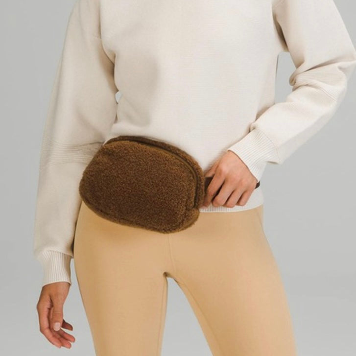 Everywhere Sherpa Belt Bag Brown