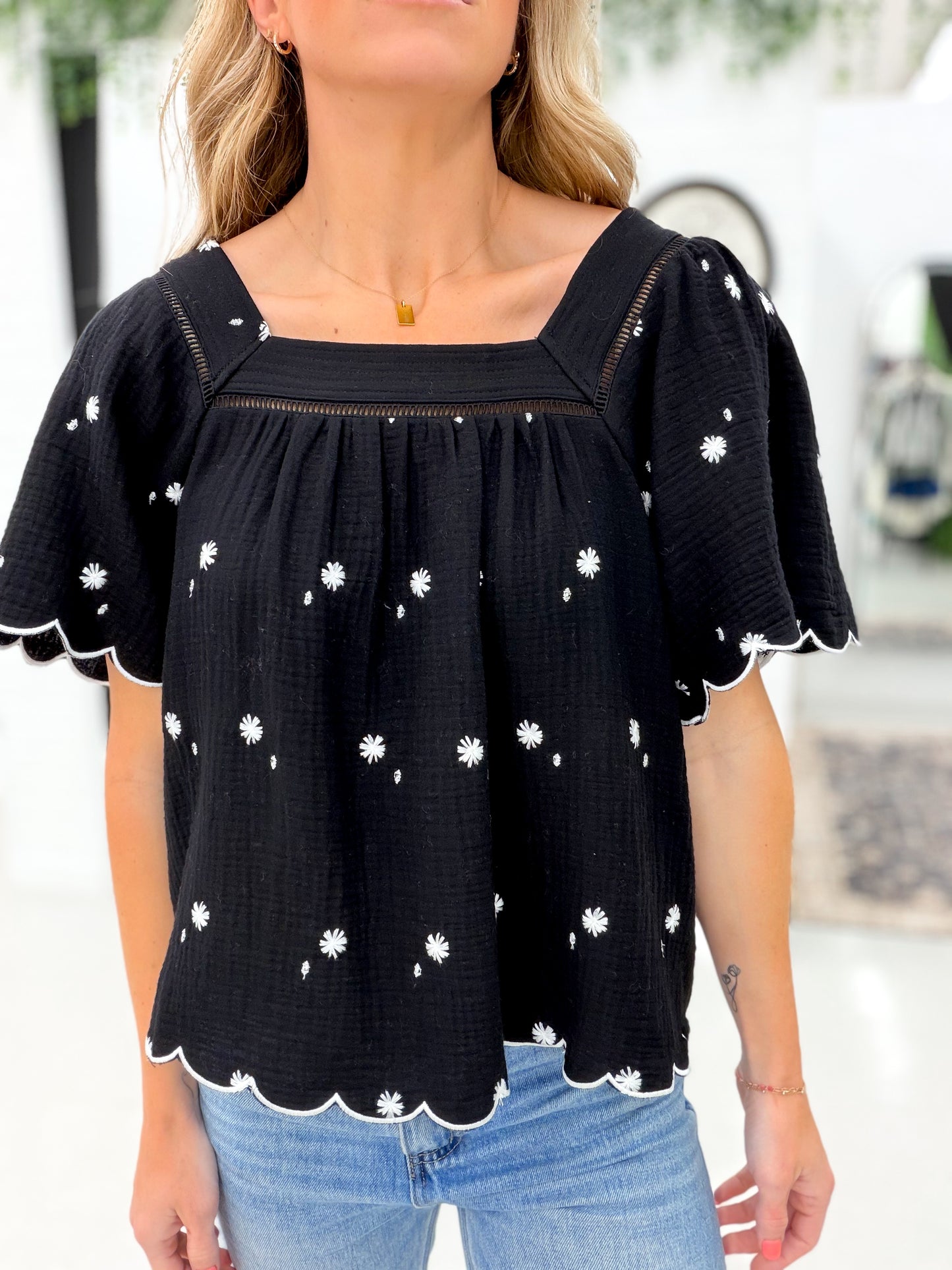Perfectly You Cotton Gauze Embroidered Daisy Blouse Black