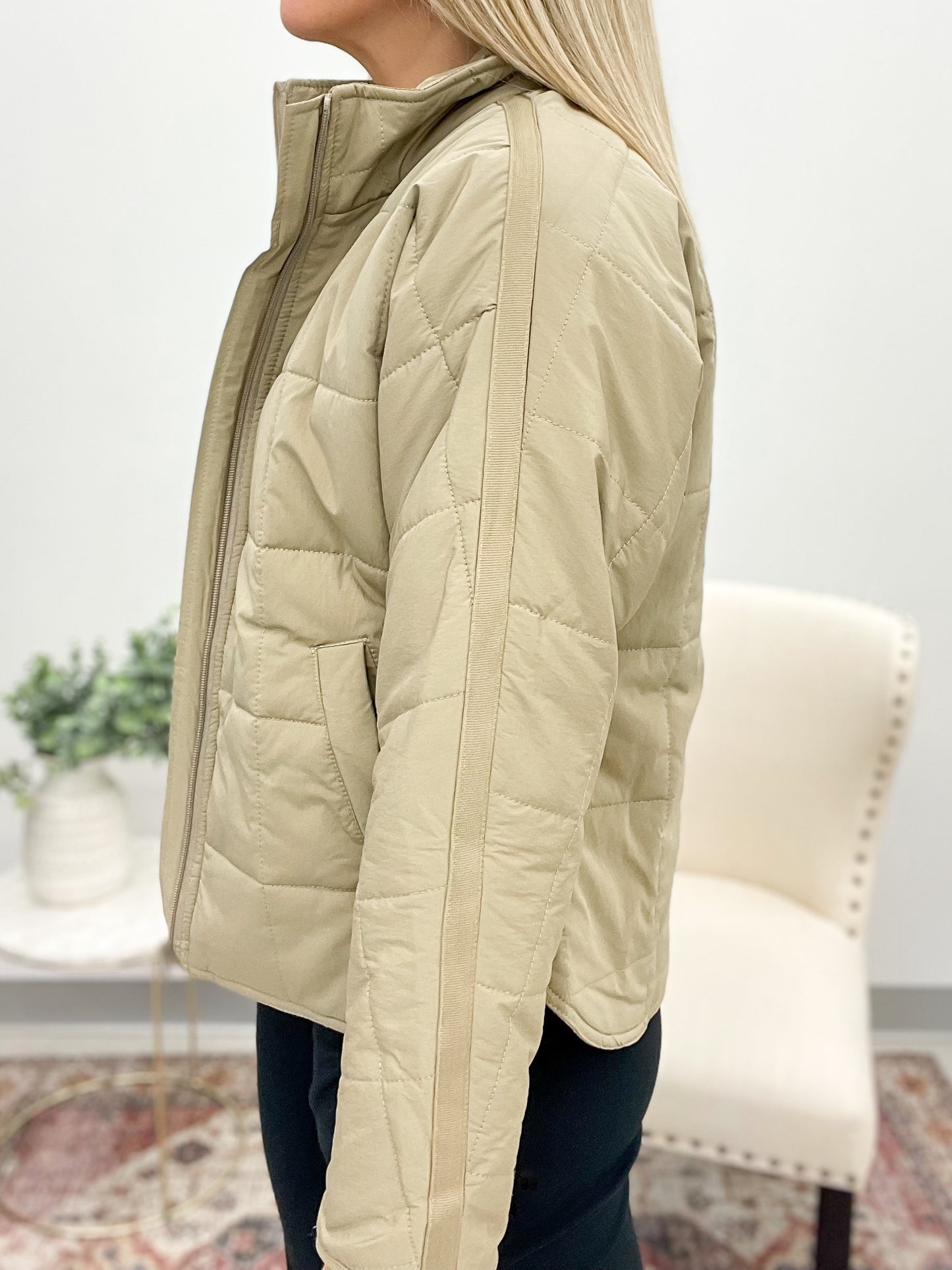 Known Better Puffer Jacket Taupe