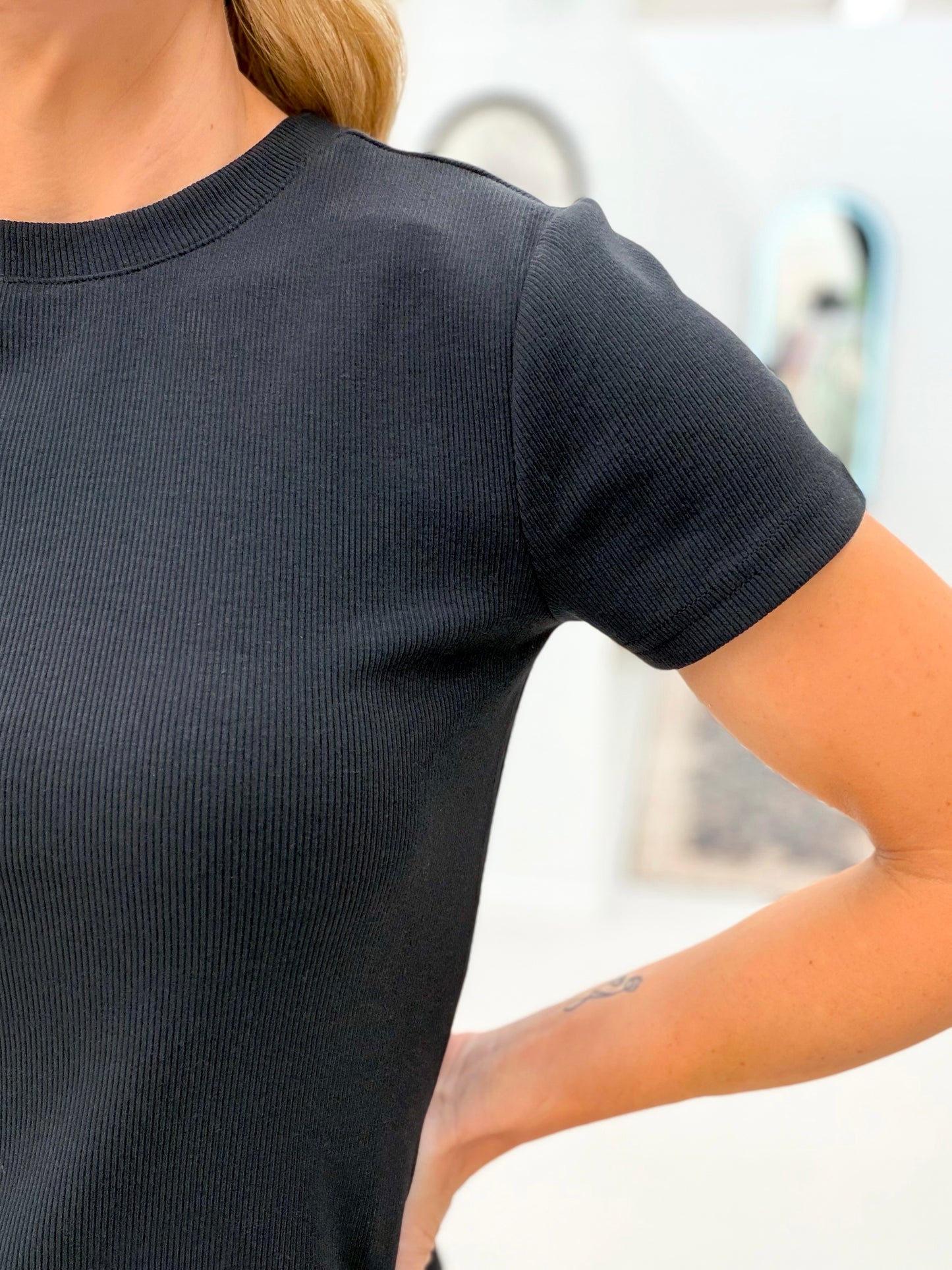 The Annie Ribbed Tee Black