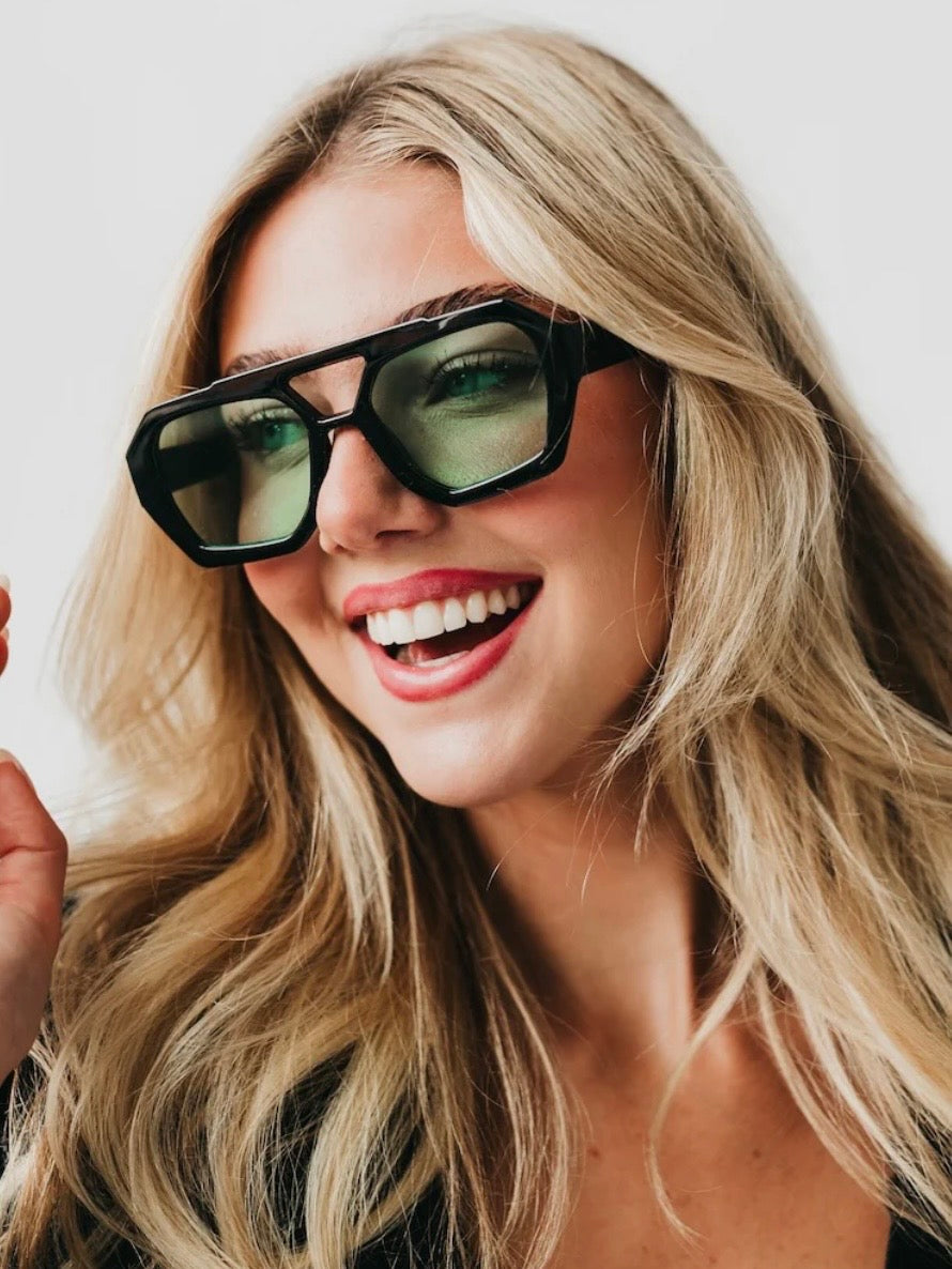 The Carrie Statement Sunglasses Black/Green