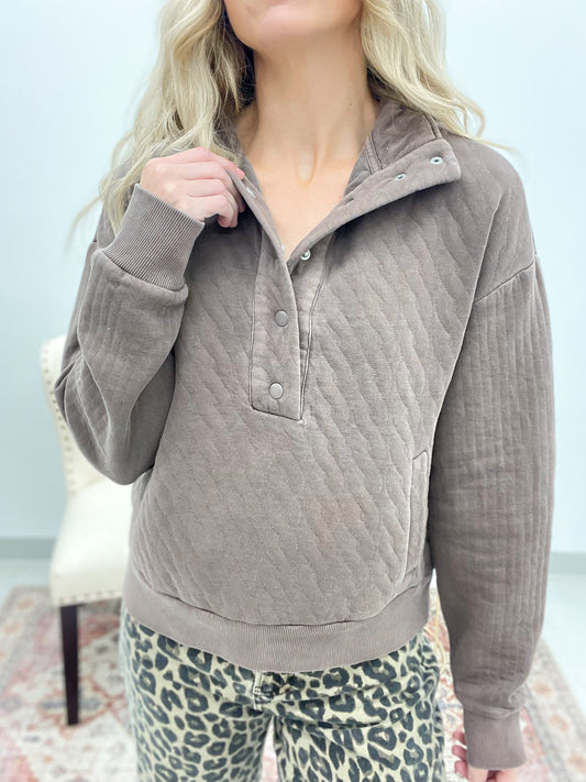 The Kyra Textured Pullover Washed Brown