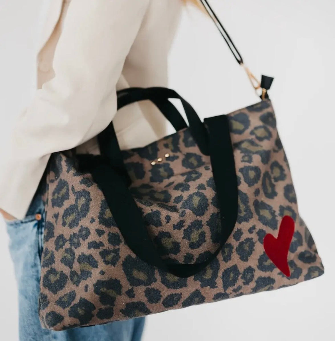 Chelsie Canvas Luxe Tote Leopard