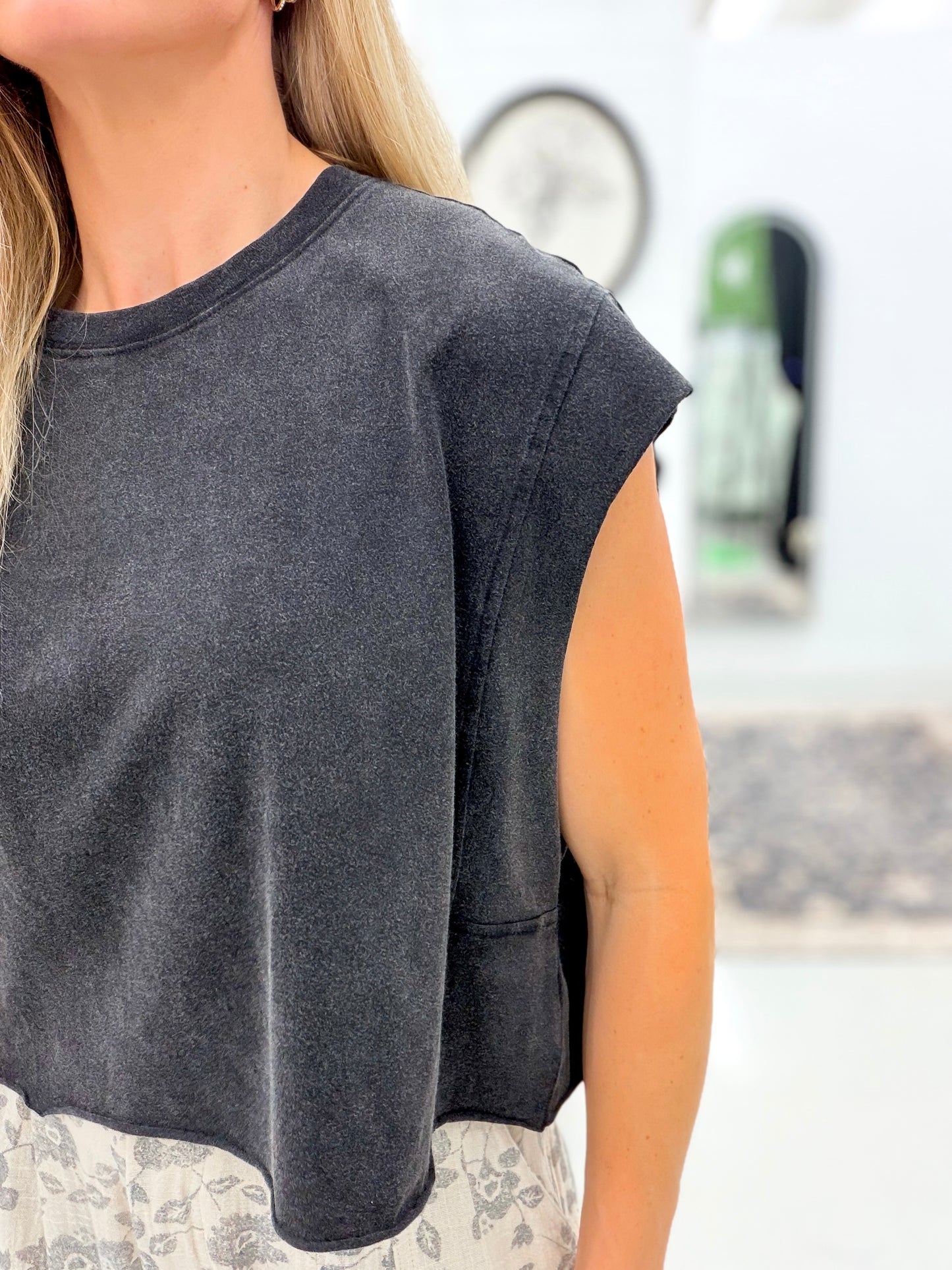 Could It Be Boxy Crew Muscle Tee Washed Black