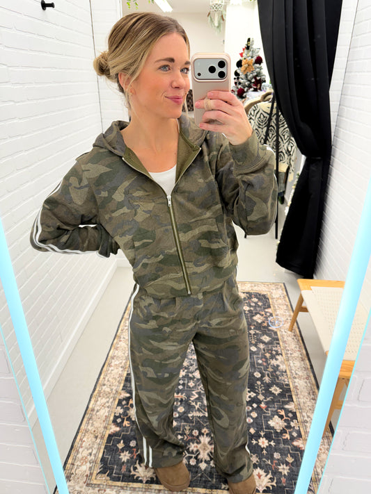 Stay Cozy Chic Athletic Camouflage Set
