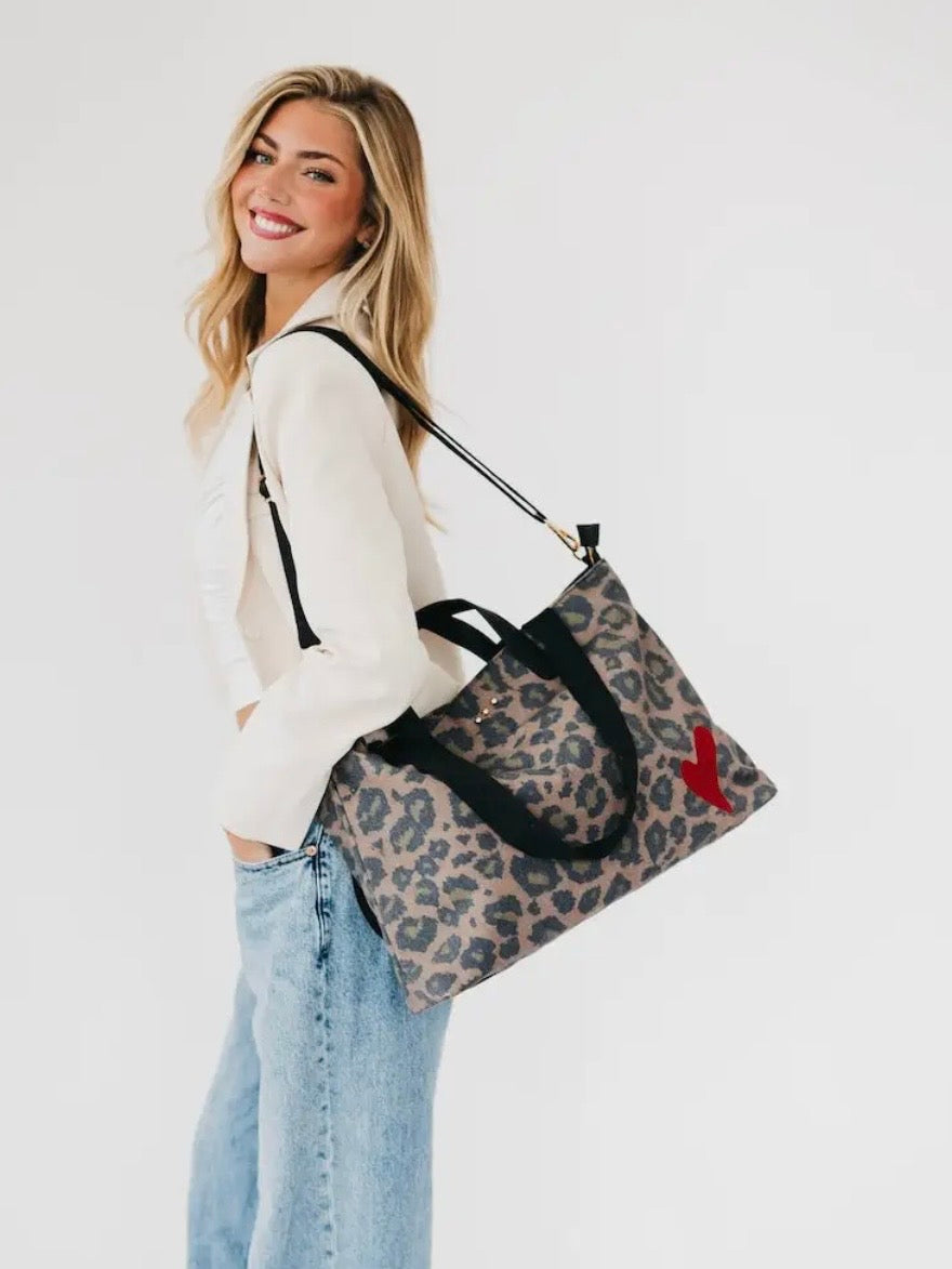 Chelsie Canvas Luxe Tote Leopard