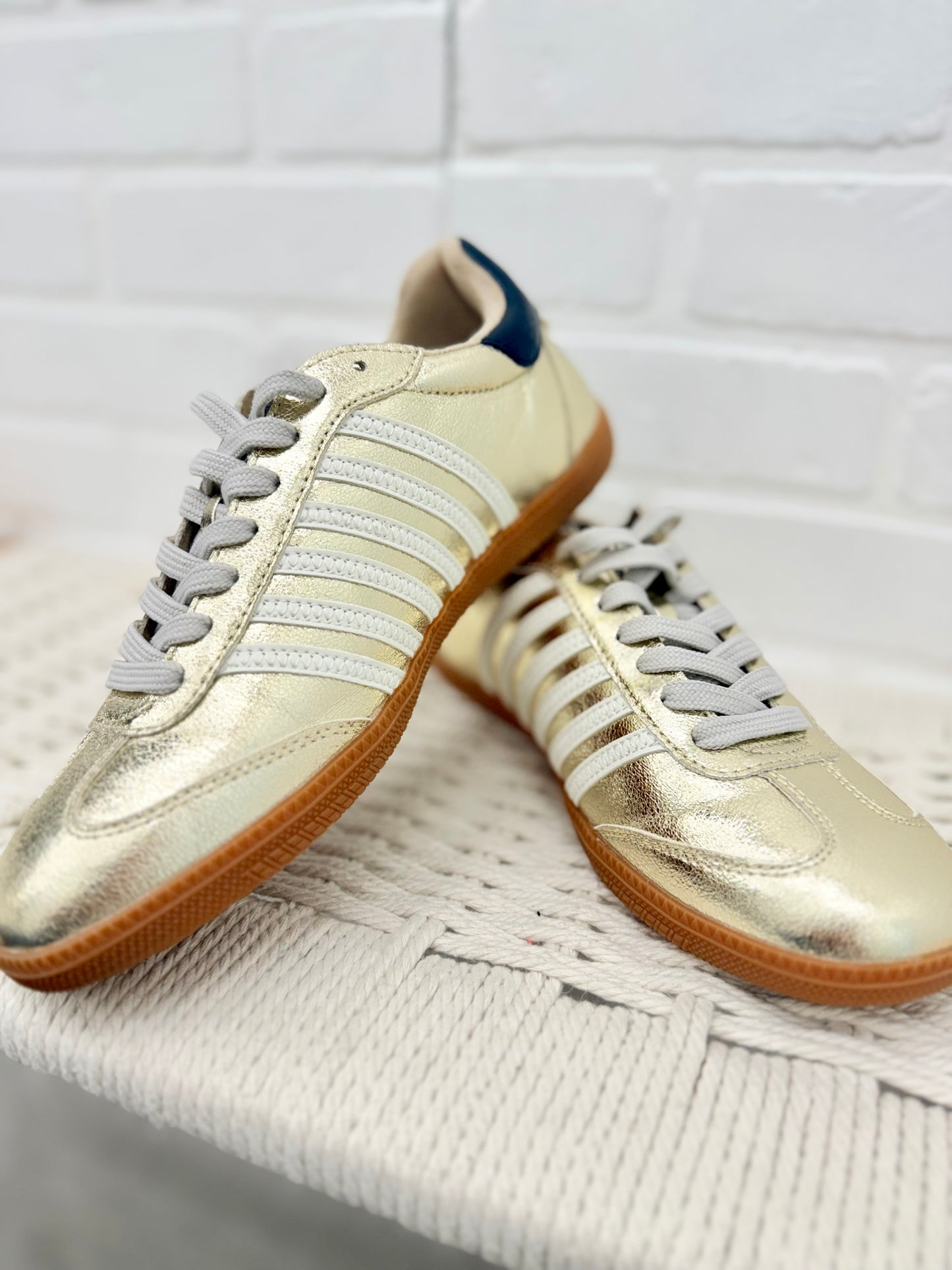 The Stevie Sneakers Gold