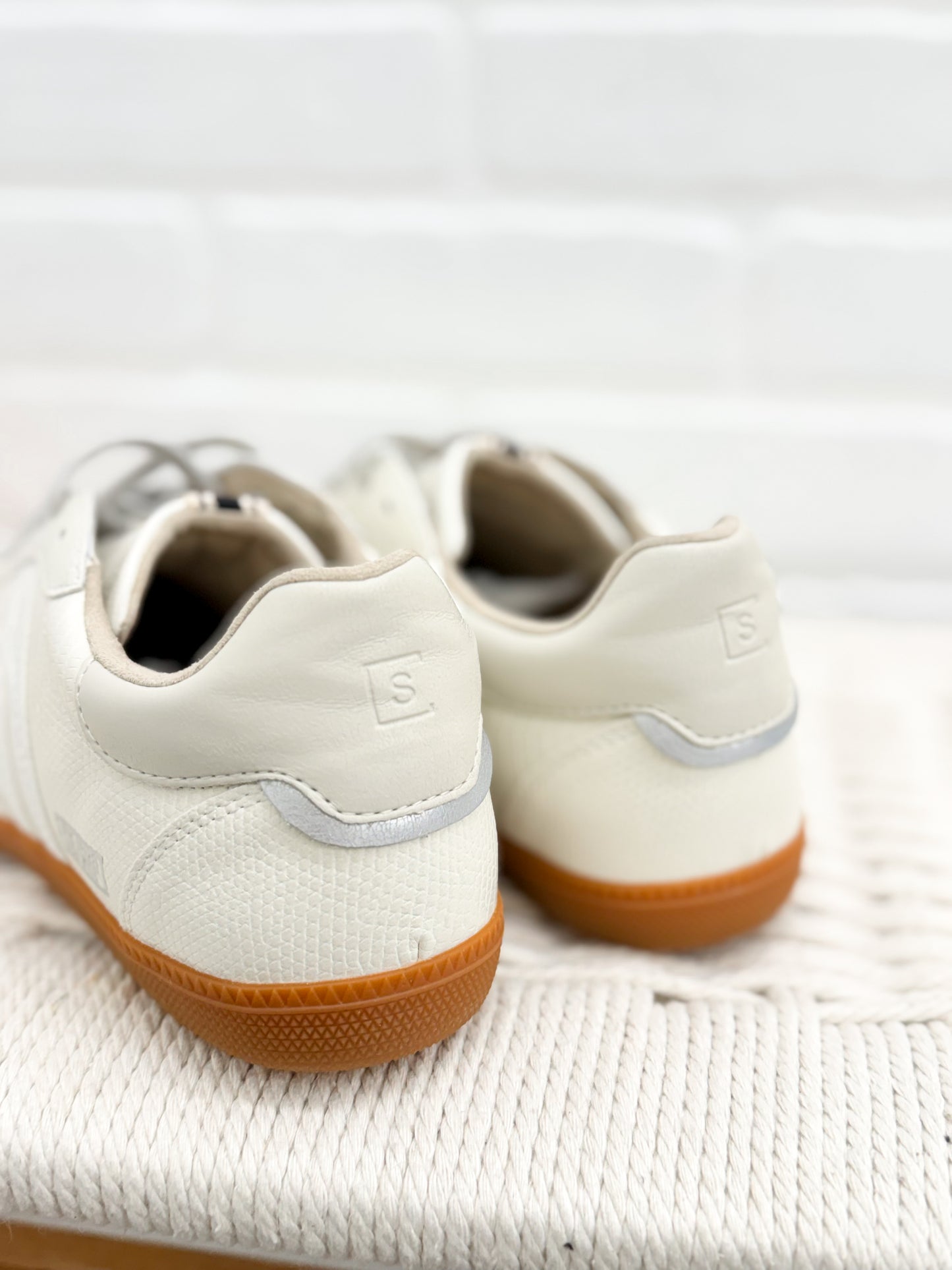 The Stevie Sneakers Bone Lizard
