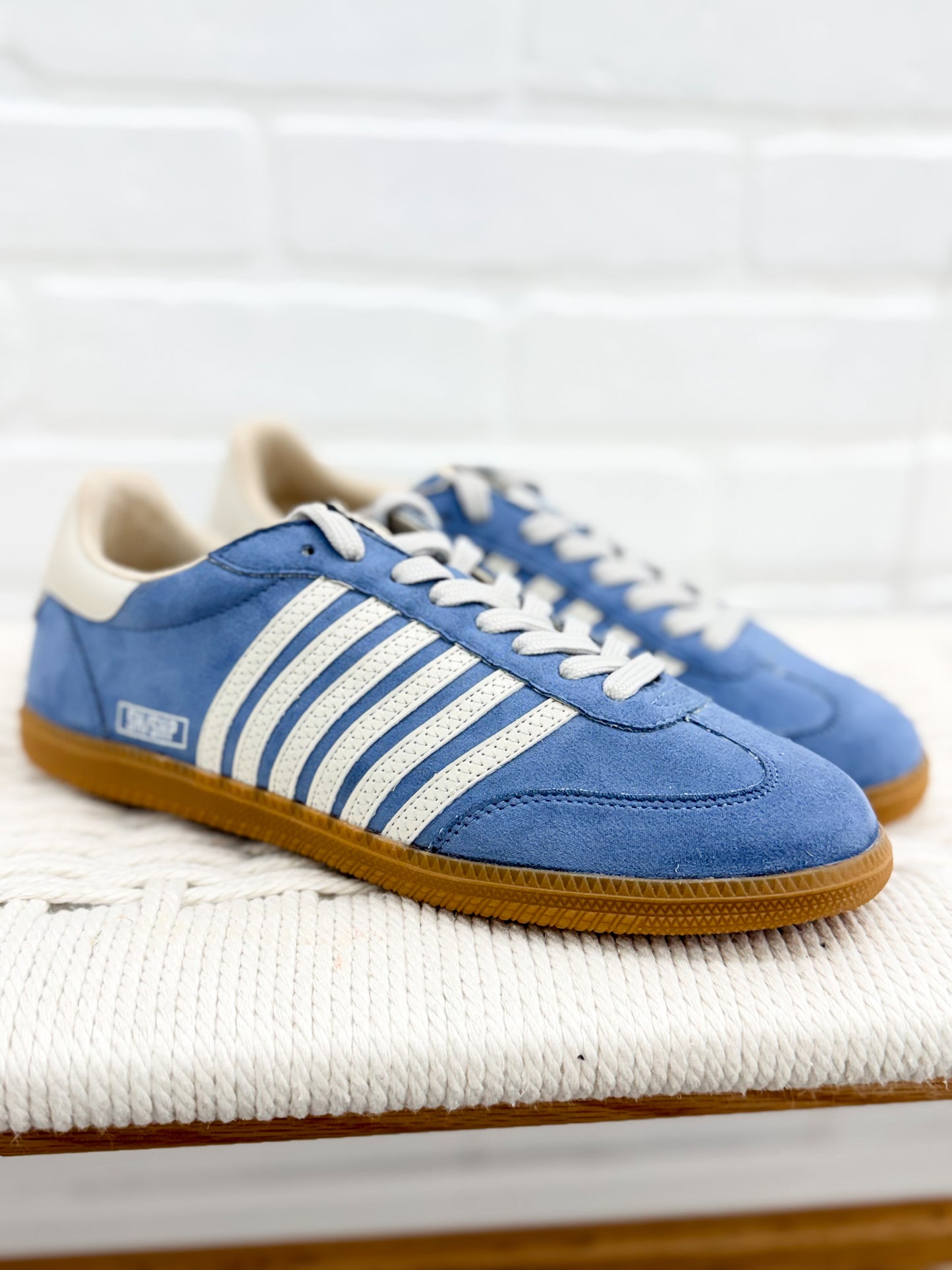 The Stevie Sneakers Blue Suede