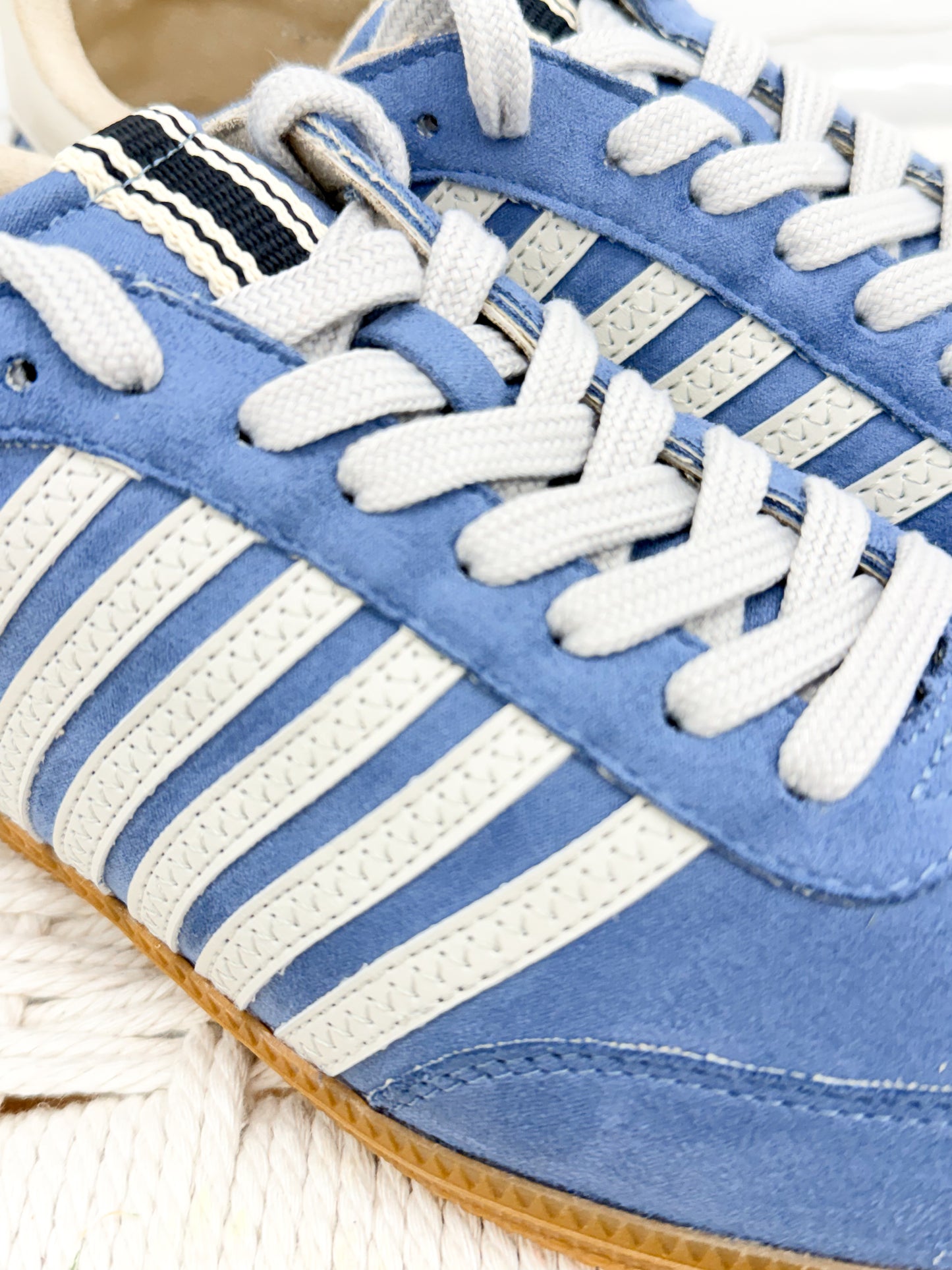 The Stevie Sneakers Blue Suede