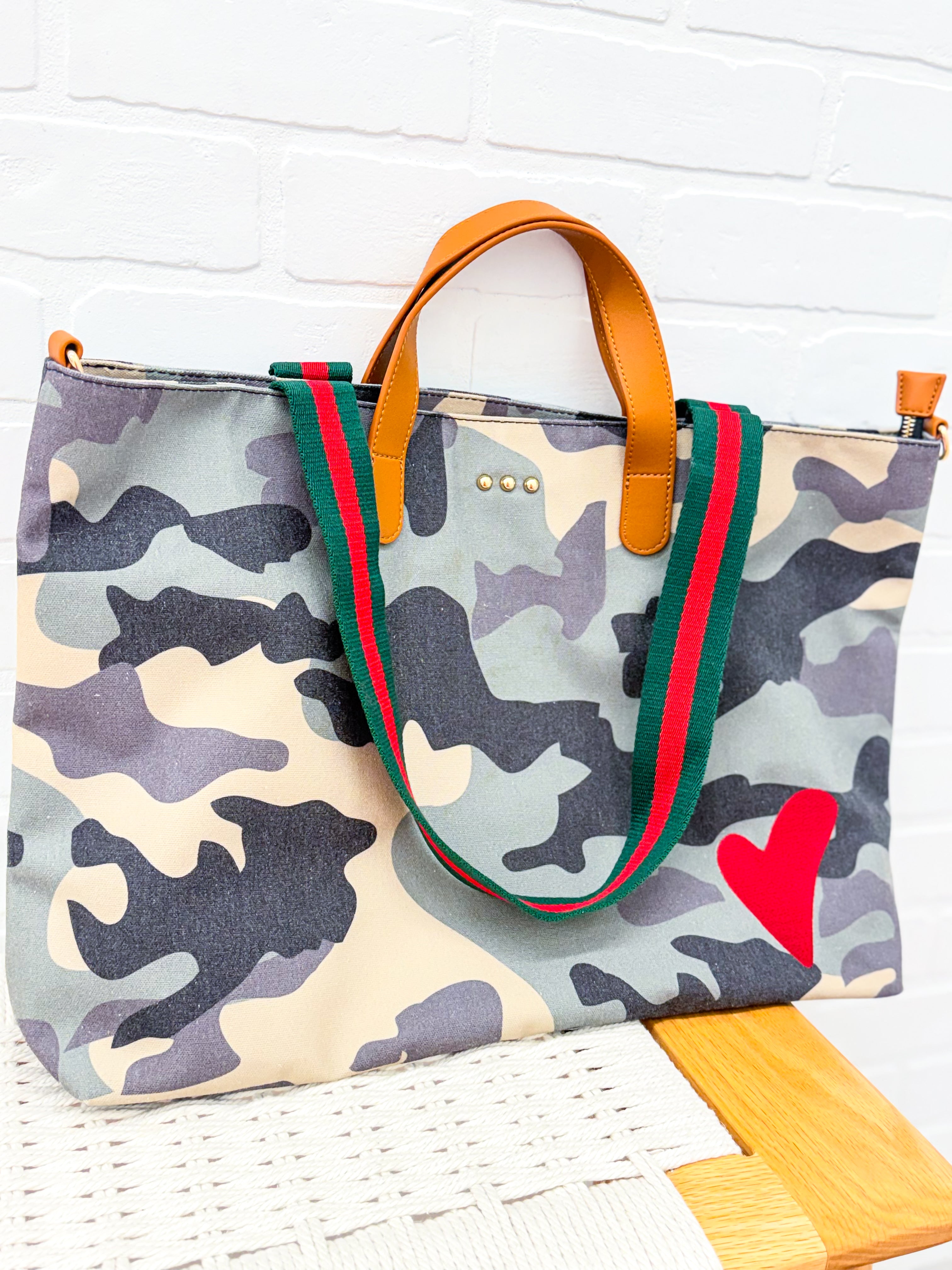 The Chelsie Canvas Printed Luxe Tote Camouflage – Wave Avenue