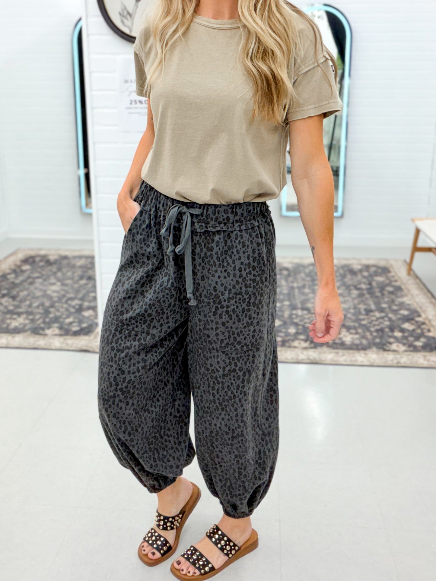 Best Side Leopard Print Terry Knit Pants Ash Gray