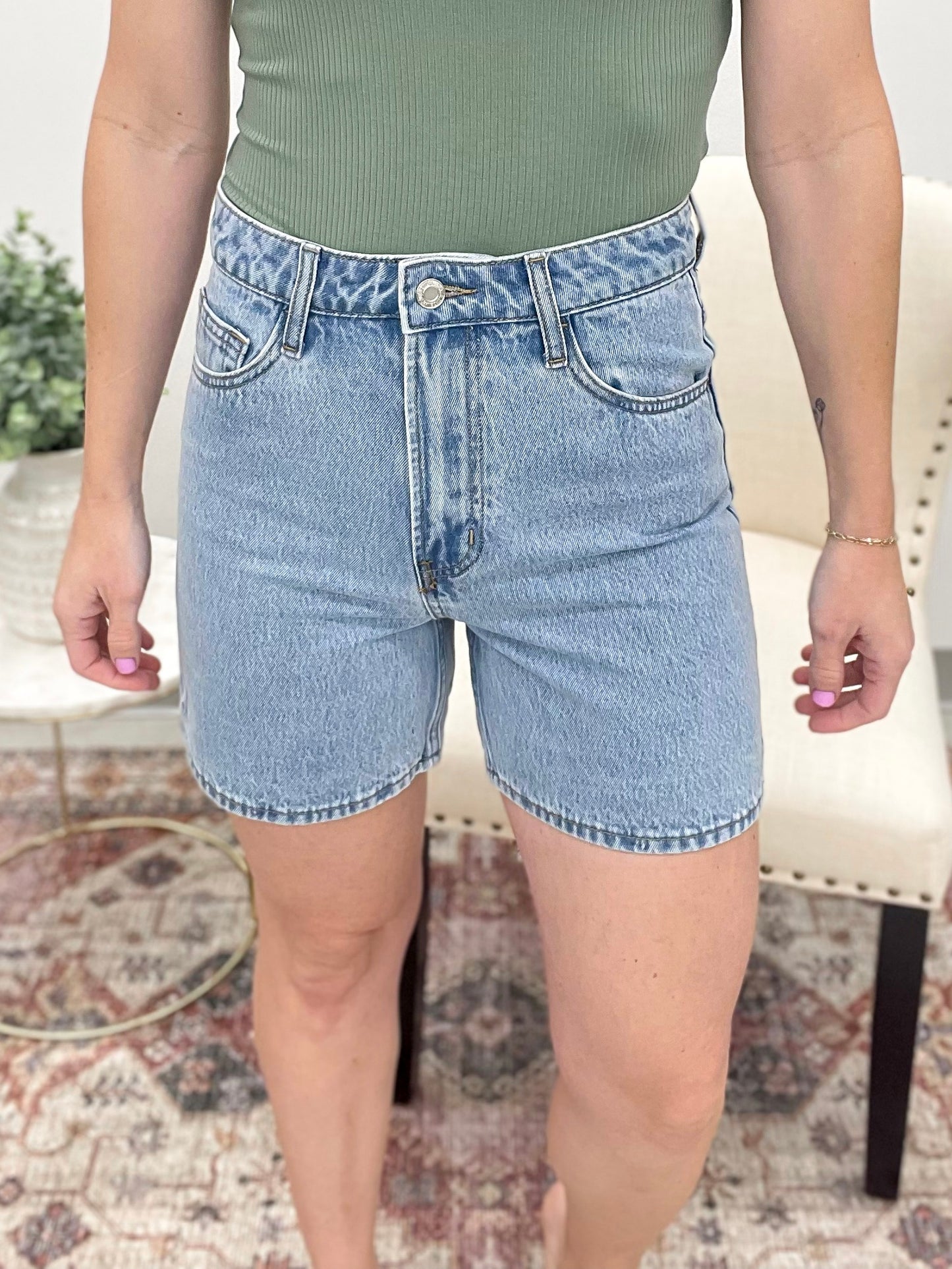 The Sasha Super High Rise Mom Shorts Small