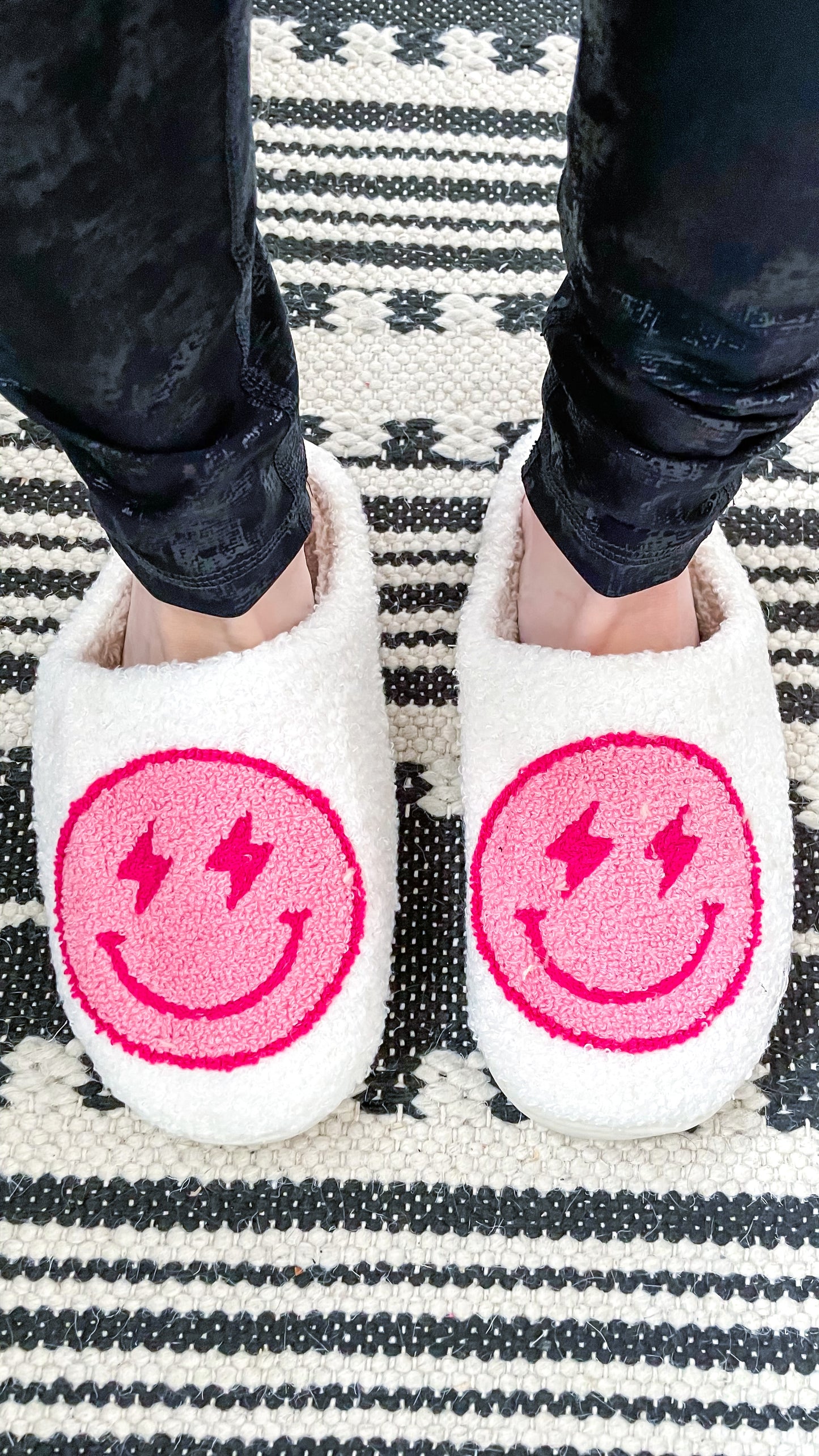 Smiley Face Slippers Pink 6-7